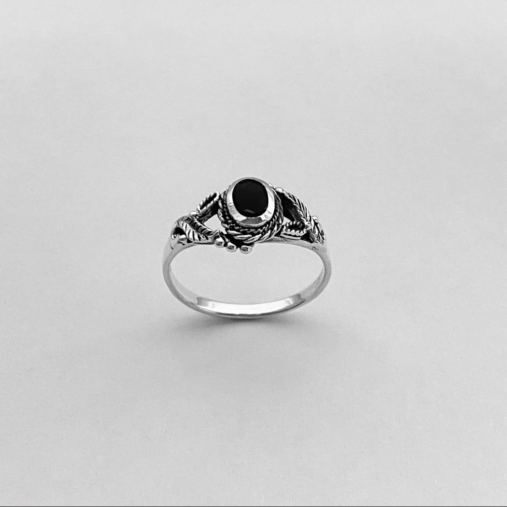 Sterling Silver Black Onyx Ring - Picture 2 of 12